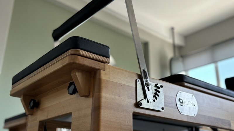 what-is-reformer-pilates-a-beginners-guide-to-the-exercise-machine