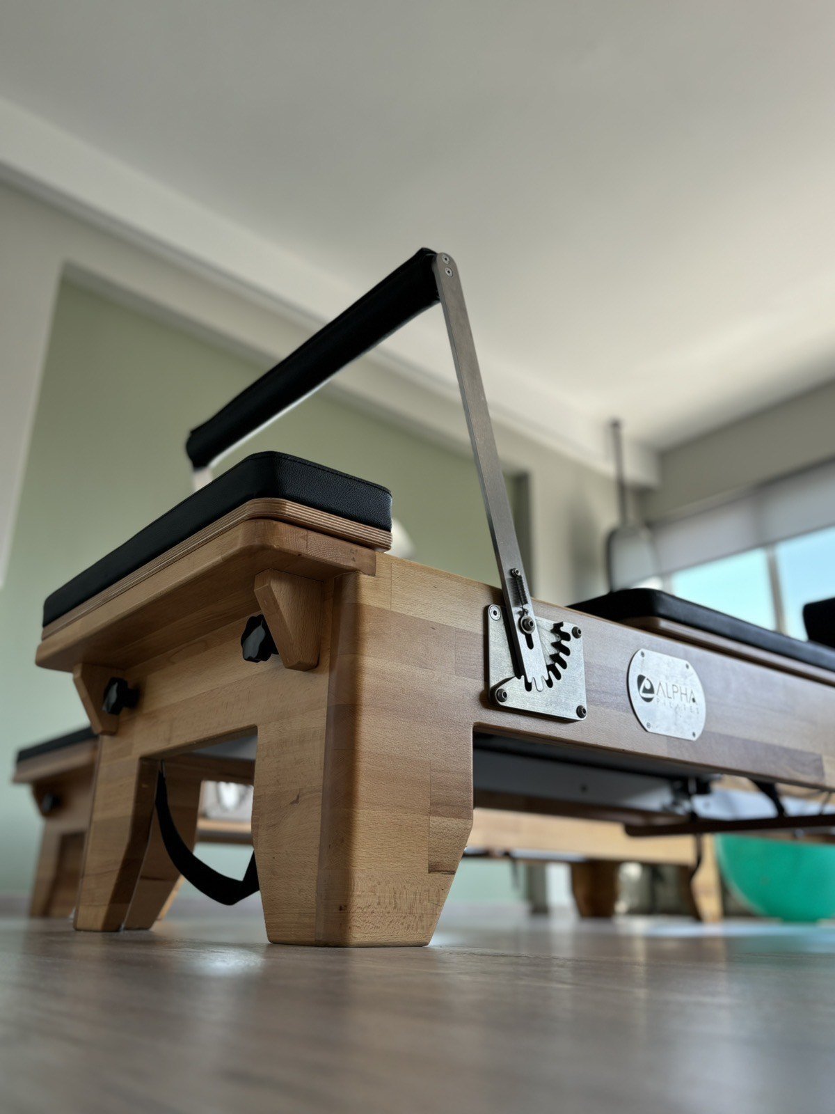 what-is-reformer-pilates-a-beginners-guide-to-the-exercise-machine